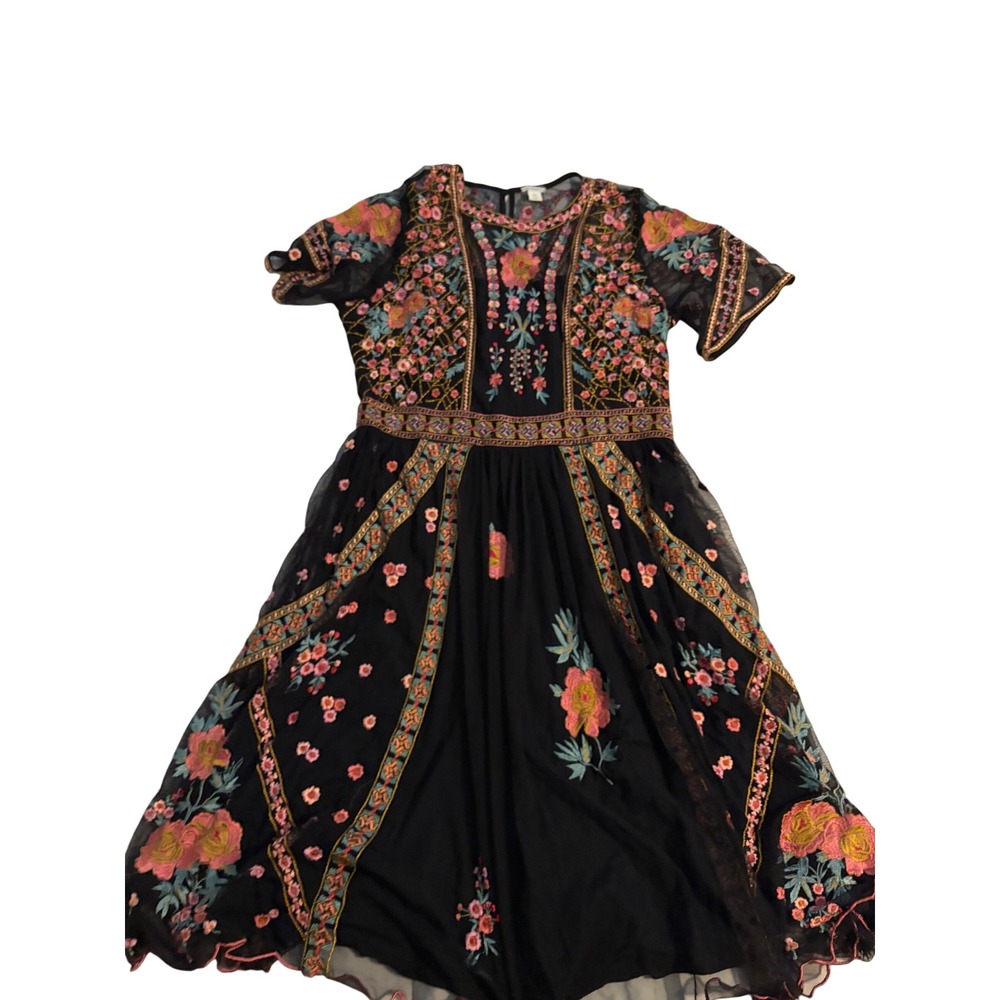 Sundance Dress Boho Floral Embroidered Mesh Black Keyhole Back Petites PM